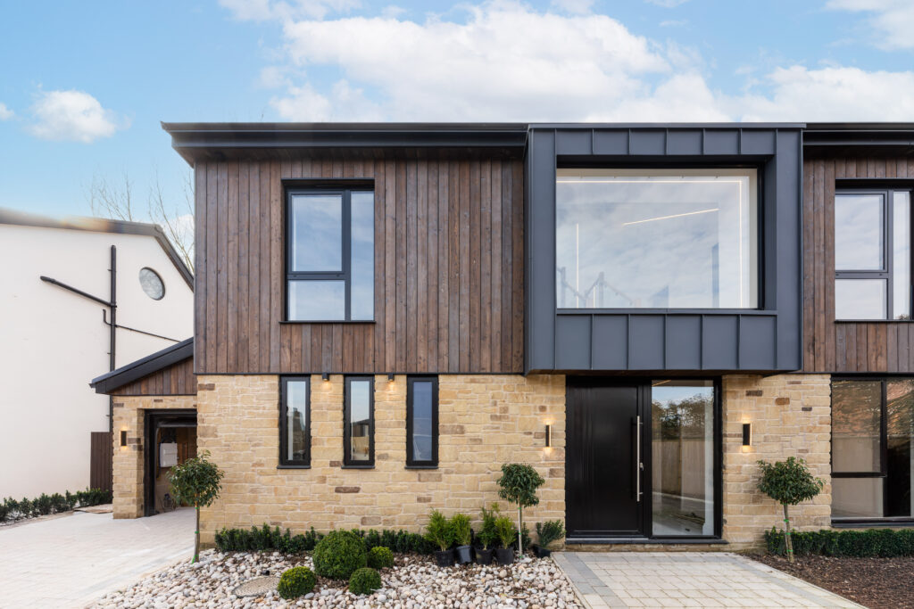 Red Rectanglua Cladding Abbeystead Random Rectangular Cladding - Stone UK