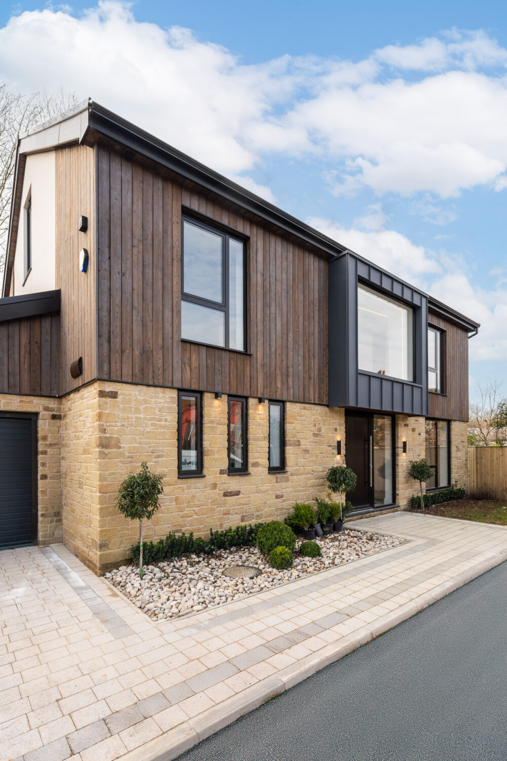 Rectangle Cladding House Abbeystead Random Rectangular Cladding - Stone UK